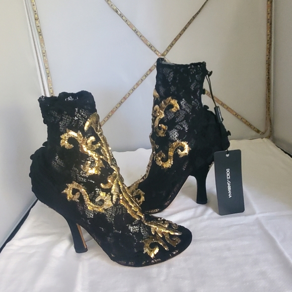 GORGEOUS DOLCE & GABBANA BLACK AND GOLD LACE DRESS BOOT - Picture 4 of 4